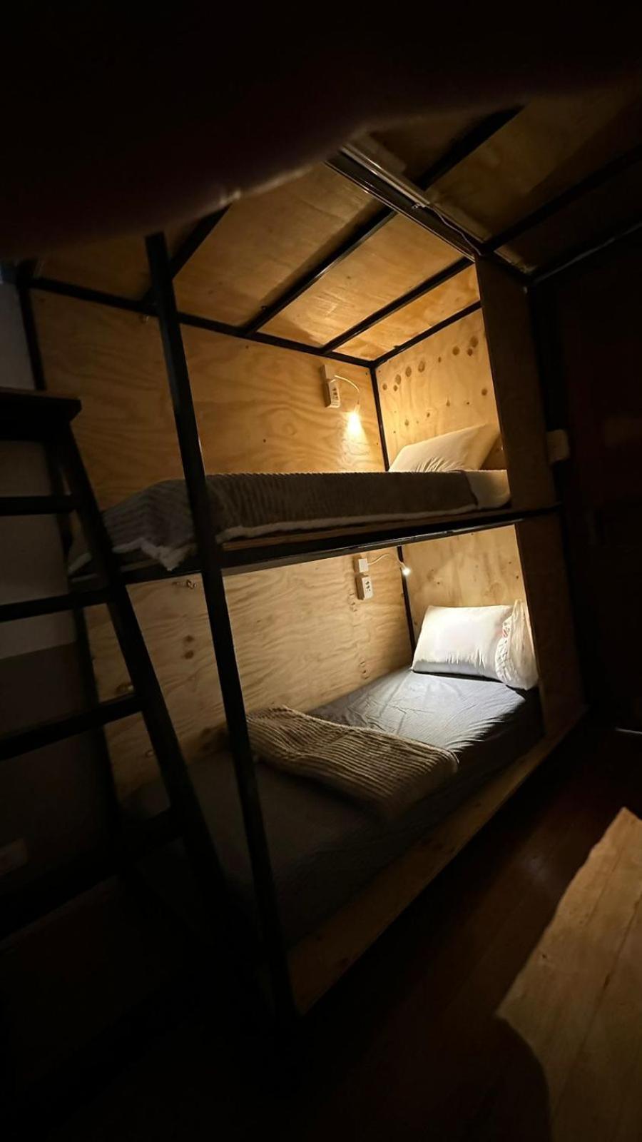 Hostel Hug Brasil Curitiba Bagian luar foto